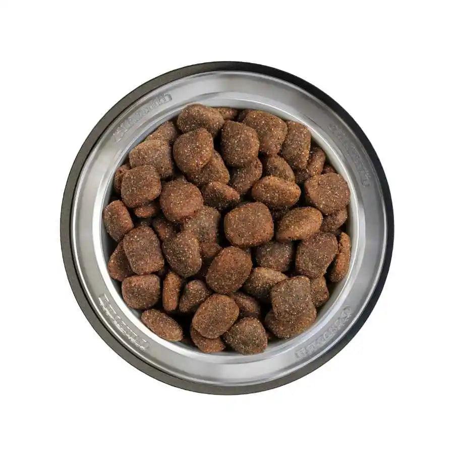 Confía en BELCANDO Finest Grain Free Senior 12.5kg 🐕🌟, ideal para perros mayores con sensibilidad a los cereales, enriquecido con carne fresca de ave y kril para soportar la salud en la etapa senior de tu fiel amigo