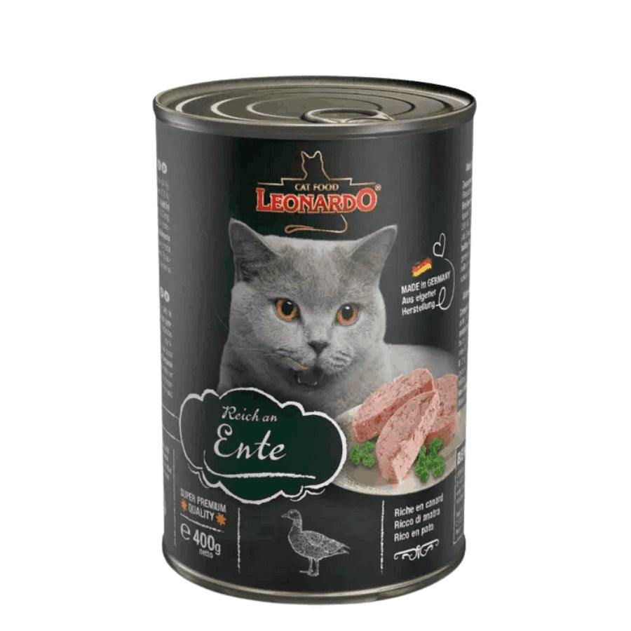 Descubre la Lata Leonardo Quality Selection Pato 400gr, el alimento húmedo ideal para gatos adultos que ofrece una nutrición completa con carne de pato fresca. Alta en proteínas y esencial para una hidratación adecuada. ¡Perfecto para el bienestar de tu gato! 🐾🍽️