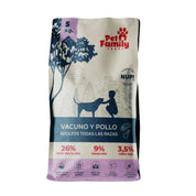 PetFamily 5kg, un alimento completo y balanceado para perros adultos de todas las razas. Con proteína animal y probióticos para una nutrición excepcional.