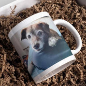 Taza Personalizada con Foto de Mascota ❤️: Inmortaliza a tu peludito en una taza para acompañarte cada mañana. Ideal para regalar 🎁. Envía tu foto favorita, producción en 2 días hábiles. Tamaño 320 ml, diámetro 26 cm, alto 9.5 cm. ¡Un recuerdo especial! 🐶😺